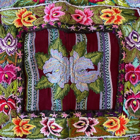 Guatemalan Handmade Pillow Cover and Feather Insert - Picture 2 of 7